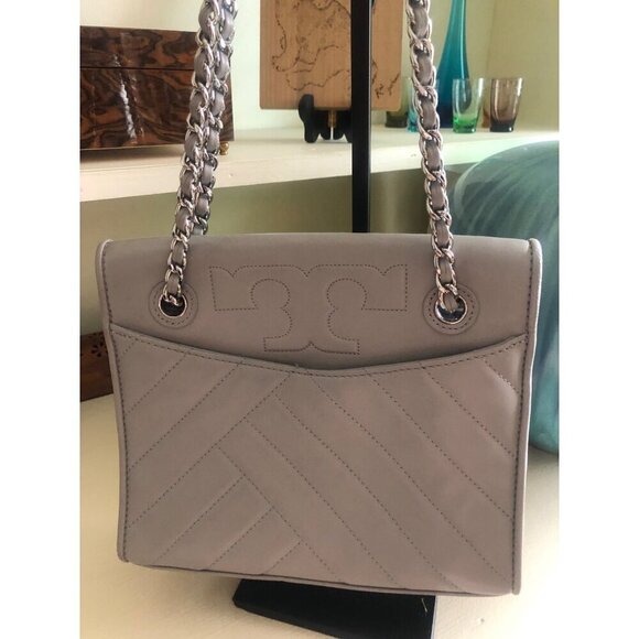 TORY BURCH Alexa Quilted Chain Shoulder Bag Silver/Grey - Picture 1 of 14